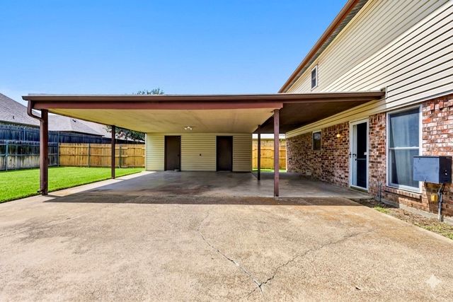 3905 Palomino Drive, Benbrook, TX 76116