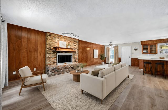 3905 Palomino Drive, Benbrook, TX 76116
