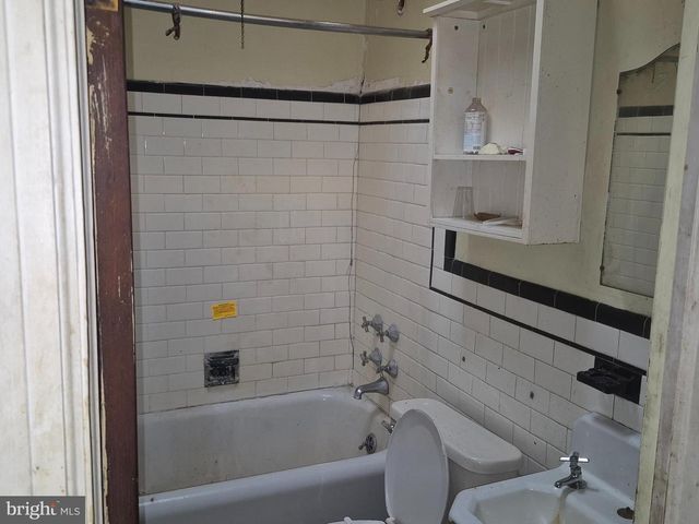 3302 W FRANKLIN ST, Baltimore, MD 21229