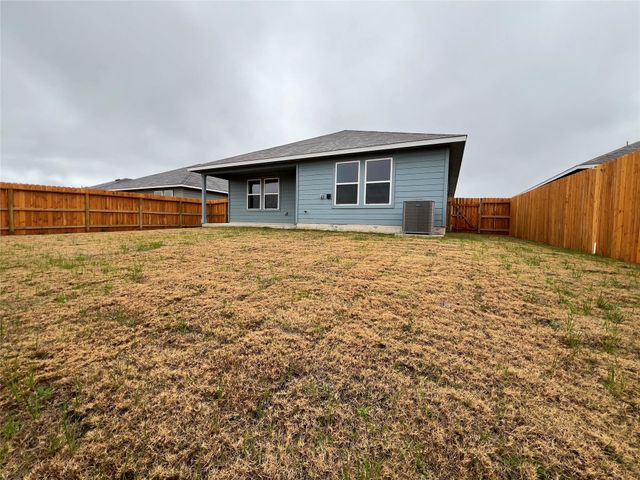 305 Wirecrested DR, Lockhart, TX 78644