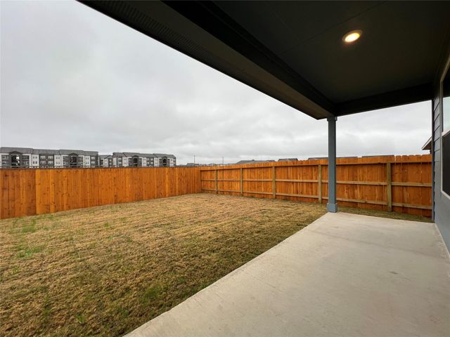 305 Wirecrested DR, Lockhart, TX 78644