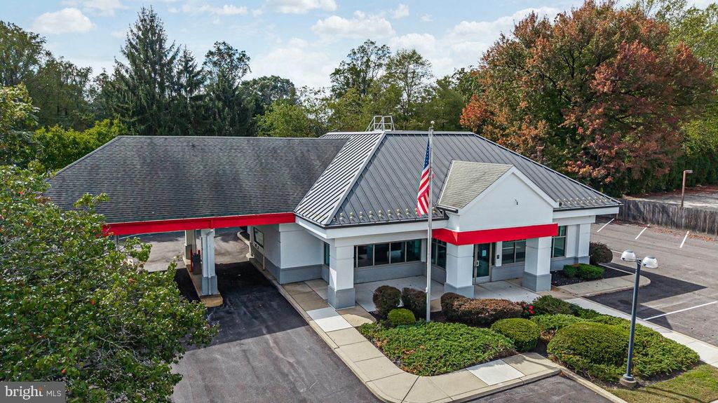 414 W LANCASTER AVE, DEVON, PA 19333 — photo 4