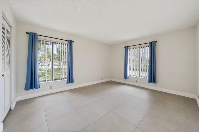 802 Sky Pine Way E2, Greenacres, FL 33415