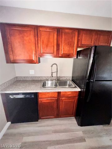 4450 Sandy River Drive 90, Las Vegas, NV 89103