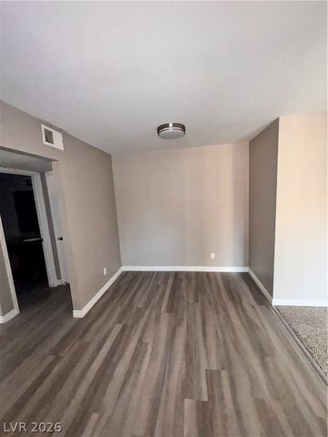 4450 Sandy River Drive 90, Las Vegas, NV 89103