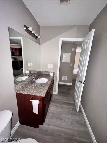 4450 Sandy River Drive 90, Las Vegas, NV 89103