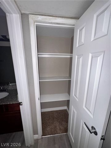 4450 Sandy River Drive 90, Las Vegas, NV 89103