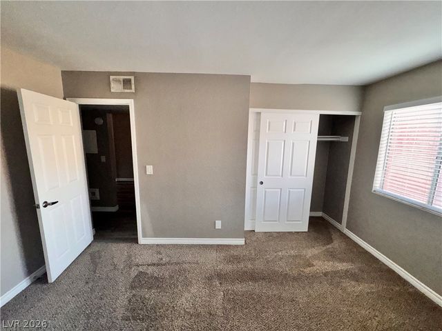 4450 Sandy River Drive 90, Las Vegas, NV 89103