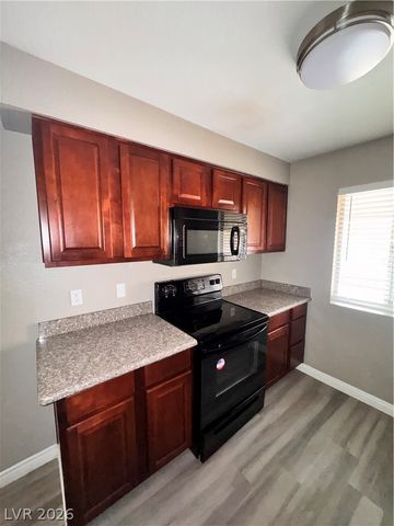 4450 Sandy River Drive 90, Las Vegas, NV 89103