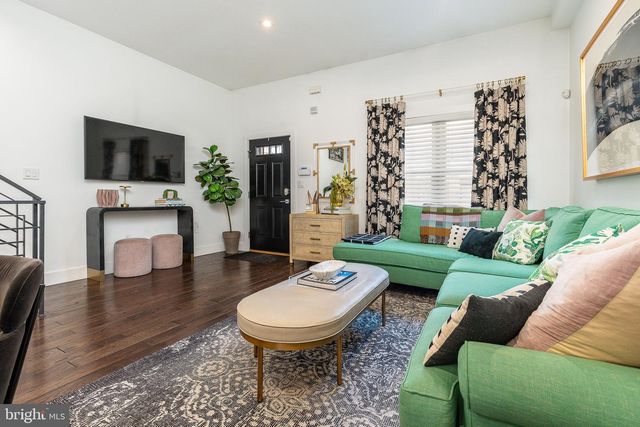 805 N LECOUNT ST, Philadelphia, PA 19130