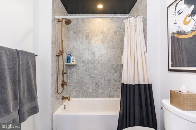 805 N LECOUNT ST, Philadelphia, PA 19130