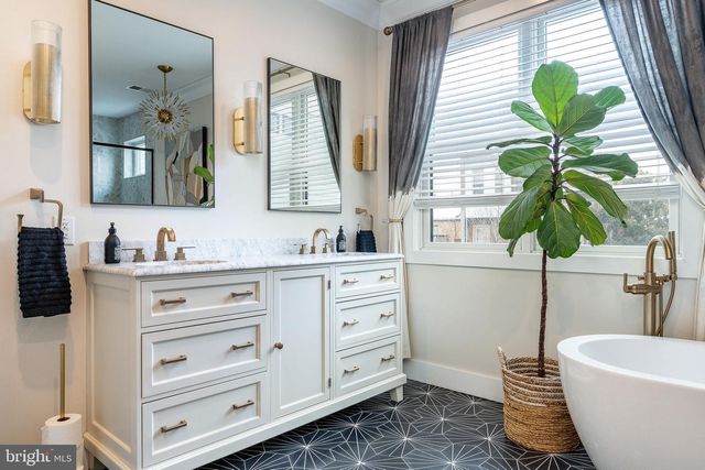 805 N LECOUNT ST, Philadelphia, PA 19130