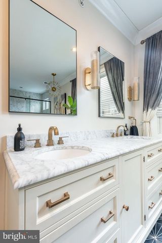 805 N LECOUNT ST, Philadelphia, PA 19130