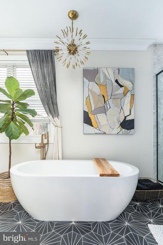 805 N LECOUNT ST, Philadelphia, PA 19130