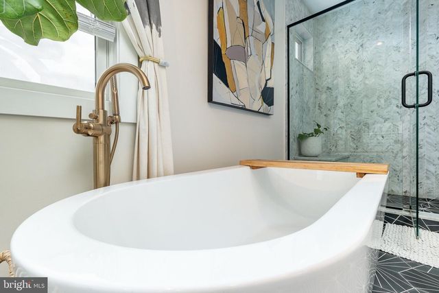 805 N LECOUNT ST, Philadelphia, PA 19130