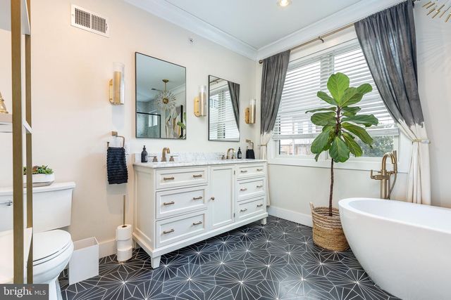 805 N LECOUNT ST, Philadelphia, PA 19130