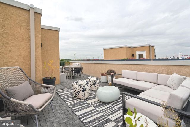 805 N LECOUNT ST, Philadelphia, PA 19130