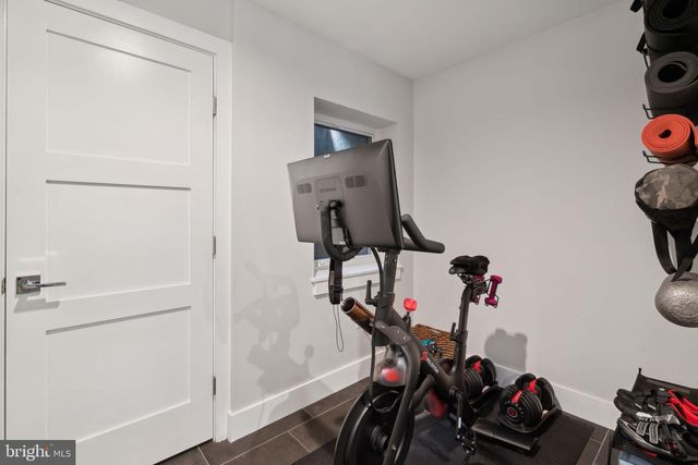 805 N LECOUNT ST, Philadelphia, PA 19130