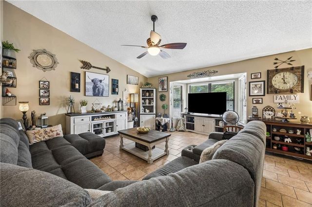 204 N Woodvalley Drive, Kingsland, GA 31548