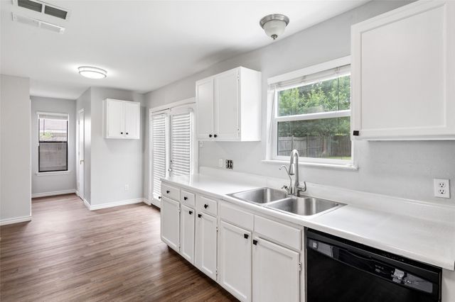 804 Wyndham Place, Arlington, TX 76017