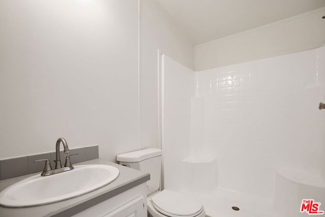 8250 Lankershim Boulevard 33, North Hollywood, CA 91605