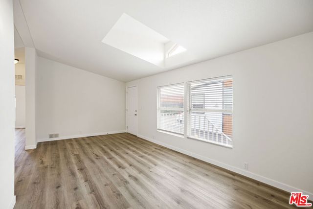 8250 Lankershim Boulevard 33, North Hollywood, CA 91605