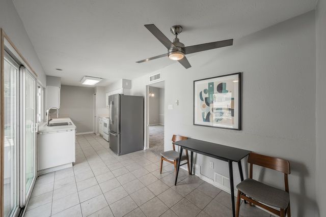 714 Woodlawn Lane, Grand Prairie, TX 75052