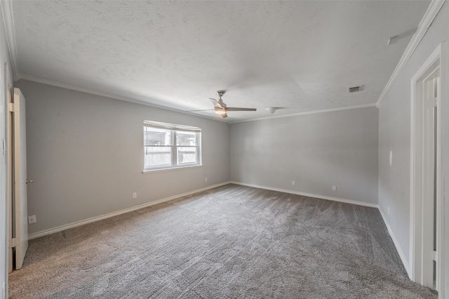 714 Woodlawn Lane, Grand Prairie, TX 75052