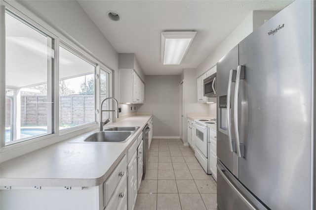 714 Woodlawn Lane, Grand Prairie, TX 75052