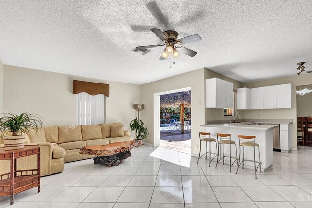 105 Sunflower Circle, Royal Palm Beach, FL 33411