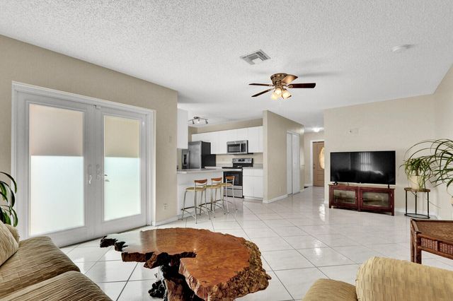 105 Sunflower Circle, Royal Palm Beach, FL 33411