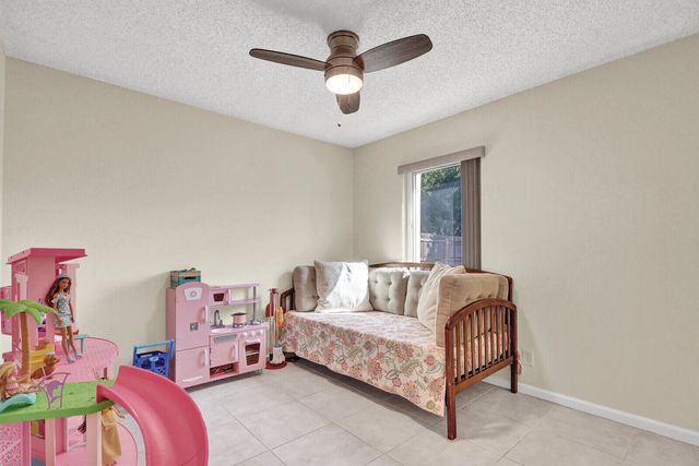 105 Sunflower Circle, Royal Palm Beach, FL 33411