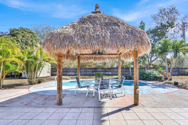 105 Sunflower Circle, Royal Palm Beach, FL 33411