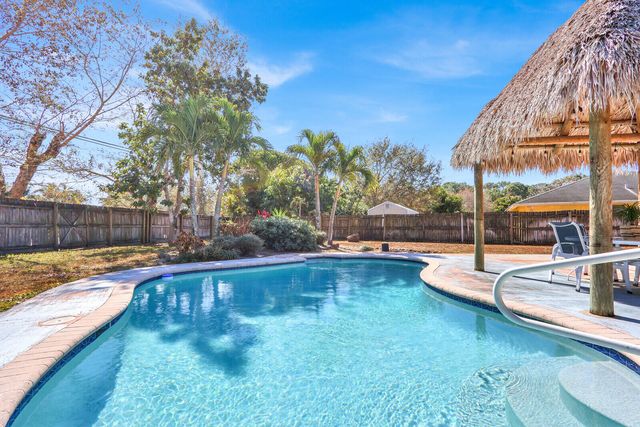 105 Sunflower Circle, Royal Palm Beach, FL 33411