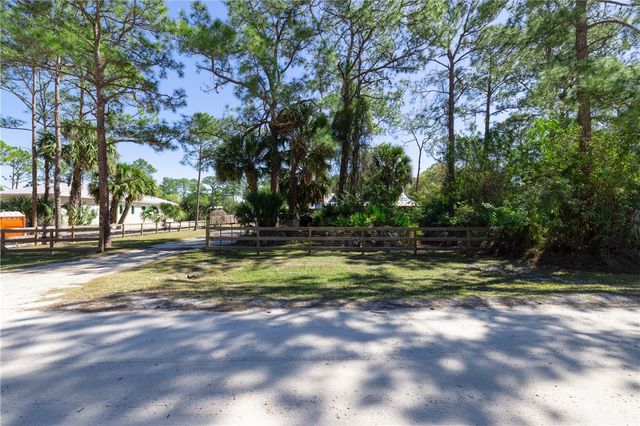 8446 92nd Avenue, Vero Beach, FL 32967