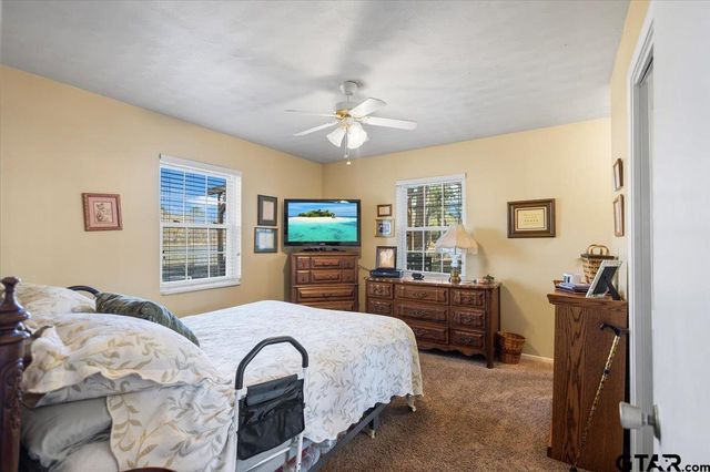 109 Biloxi St, Henderson, TX 75652