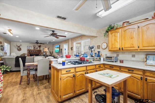 109 Biloxi St, Henderson, TX 75652