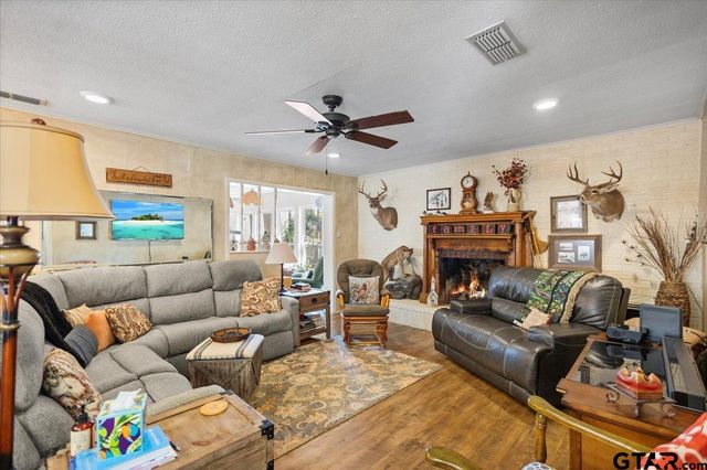 109 Biloxi St, Henderson, TX 75652