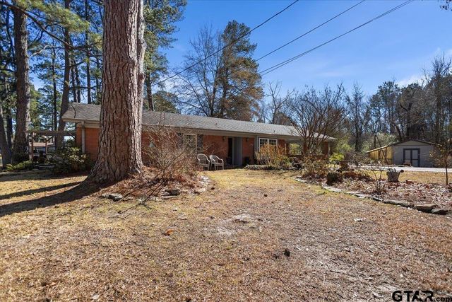 109 Biloxi St, Henderson, TX 75652