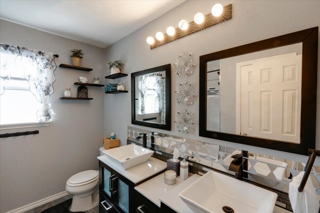 2071 Sunset Lane, Lewisville, TX 75067