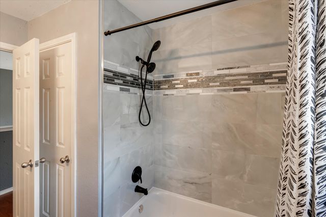 2071 Sunset Lane, Lewisville, TX 75067