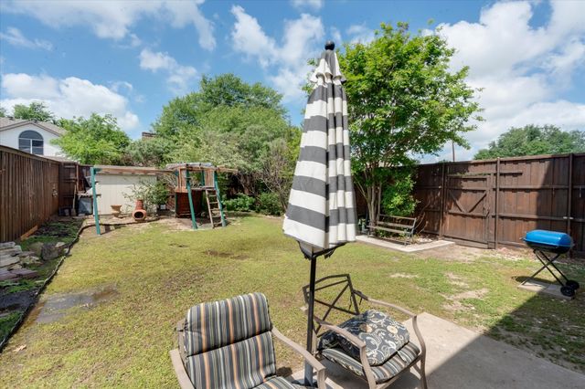2071 Sunset Lane, Lewisville, TX 75067