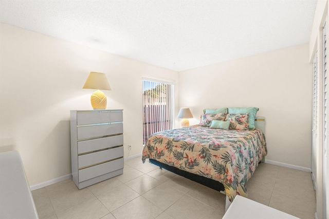 704 Sunny Pine Way C, Greenacres, FL 33415