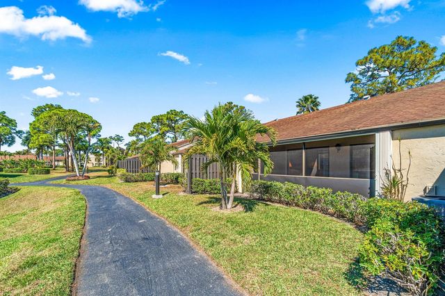 704 Sunny Pine Way C, Greenacres, FL 33415