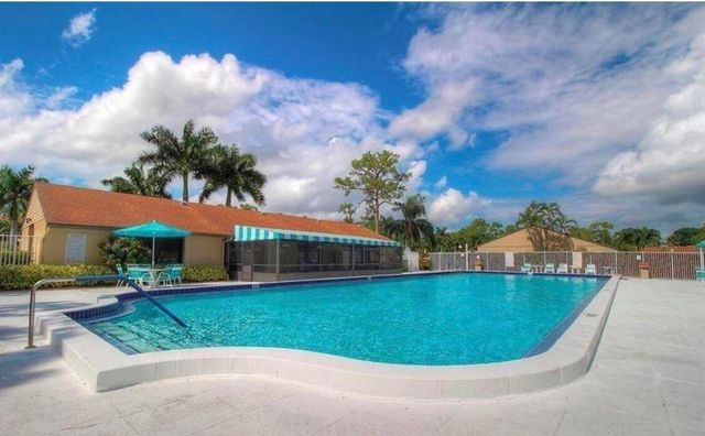 704 Sunny Pine Way C, Greenacres, FL 33415