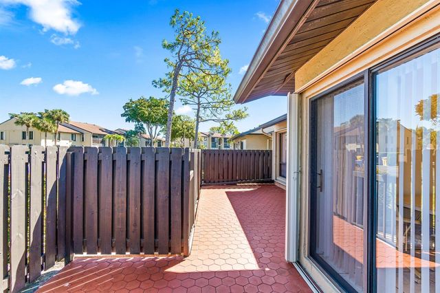 704 Sunny Pine Way C, Greenacres, FL 33415
