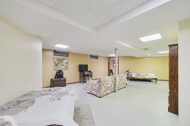 2521 Crescent Beach Road, Manistee, MI 49660