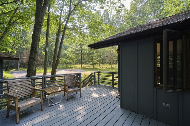 2521 Crescent Beach Road, Manistee, MI 49660