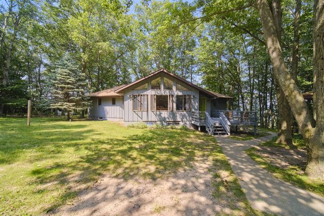 2521 Crescent Beach Road, Manistee, MI 49660
