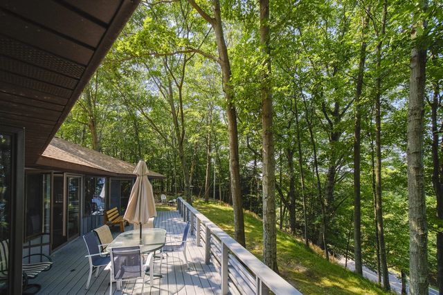 2521 Crescent Beach Road, Manistee, MI 49660